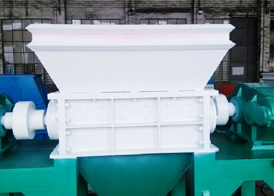 China Material automatisierter doppelter Reißwolf-Maschinen-Aluminiumdosen-Reißwolf der Wellen-Q235 fournisseur