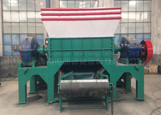 China Zwei Wellen-Autoreifen, der den Haufwerks-Reifen aufbereitet Mchine-Gewohnheits-Farbe aufbereitet fournisseur